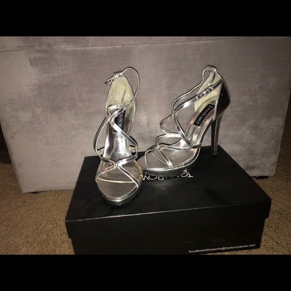 NIB Tony Bowls Silver Cassie - Picture 1 of 5